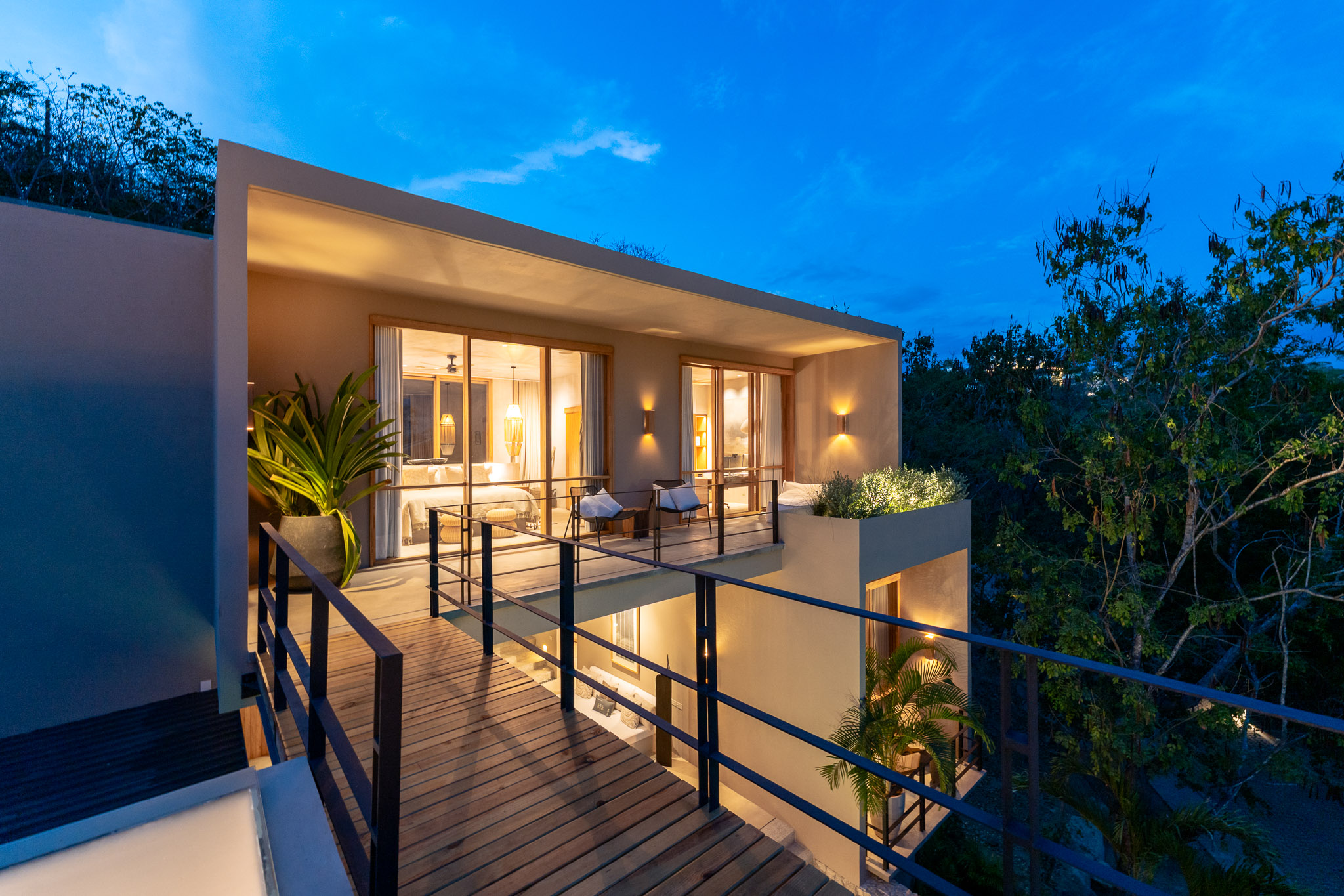 TreeTop Villa bridge and upper suite exterior